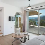 Villa Armiriki-private Sea Access